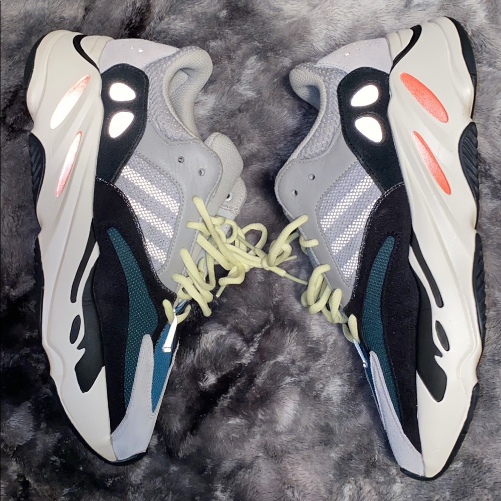 *MENS* Yeezy 700 - Wave Runner